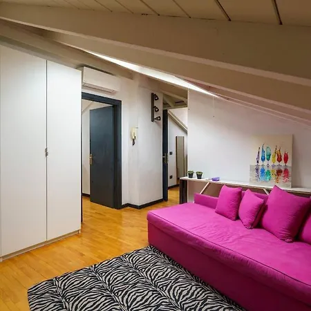 N8 - Elegante Mansarda Vicino Al Centro Apartman Brescia